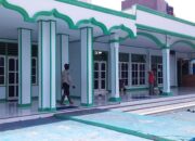 Masjid Wajib Kumandangkan Adzan, Tapi Salat di Rumah