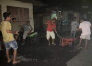 Pemuda Rawajaya Gotong-royong Perbaiki Jalan Rusak