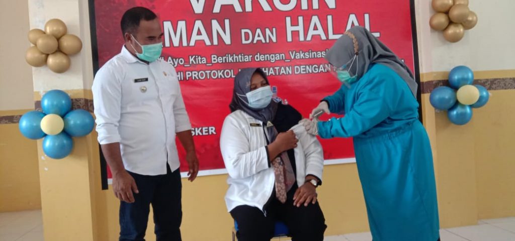 Nakes Puskesmas Weda dan Klinik IWIP Mulai Divaksin