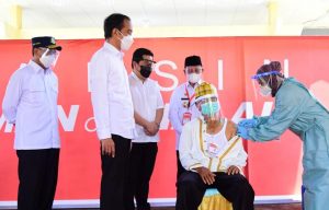 Jokowi Pastikan Distribusi Vaksin Sampai ke Pelosok