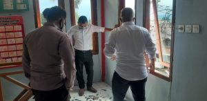 Kantor Lurah Santiong Dilempari Batu
