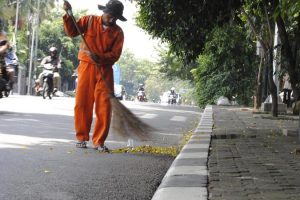 Dua Bulan Upah Petugas Kebersihan di Halteng Belum Dibayar