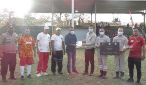 IWIP Renovasi Lapangan Sepak Bola Cekel Lelilef Sawai