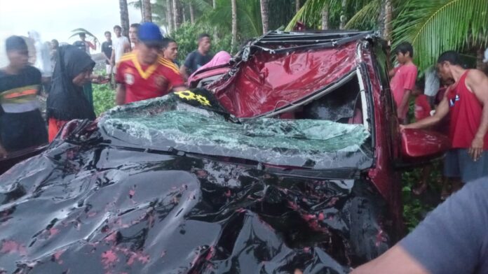 mobil yang hanyut