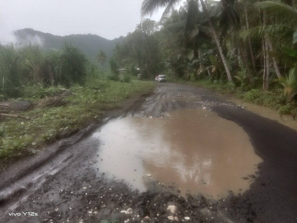 Ruas Jalan di Limau Mengancam Nyawa