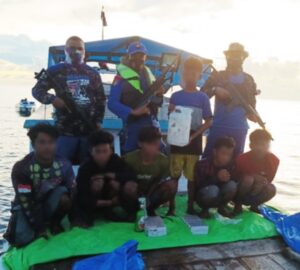 Polisi Amakan Kapal Nelayan Bom Ikan, 1 ABK Kena Tembak di Paha