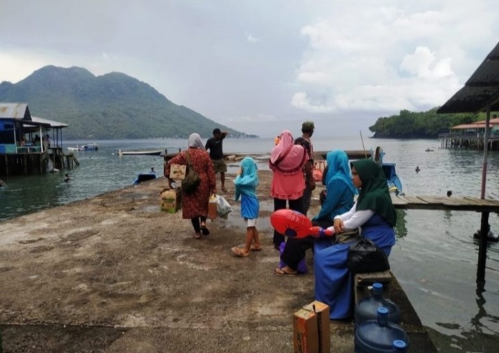 Penumpang Tujuan Hiri Minta Siapkan Tenda untuk Berteduh