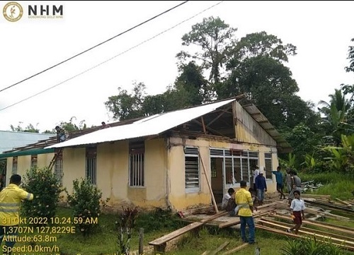Tim SP PTNHM Bantu Perbaiki Gedung Gereja Terdampak Putting Beliung