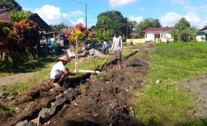 Halaman Sekolah Sering Jadi ‘Arena’ Sapi, Warga Ngidiho Swadaya Bangun Pagar