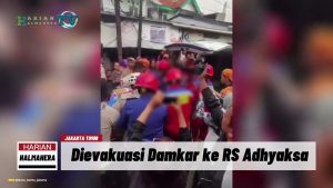VIDEO : Dramatis, Remaja Obesitas Dievakuasi Petugas Damkar