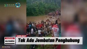 VIDEO : Tak Ada Jembatan Penghubung Halbar Halut, Ratusan Orang Rame Rame Nyeberang Sungai