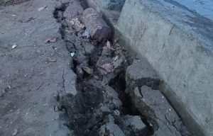 Talud Di Desa Bobisingo Ambruk Dihantam Ombak