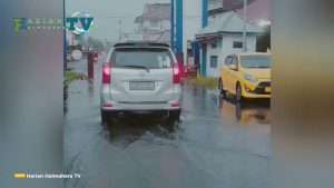 VIDEO : Warga Tobelo di Lingkungan Jalan Baru Keluhkan Luapan Drainase saat Hujan Deras