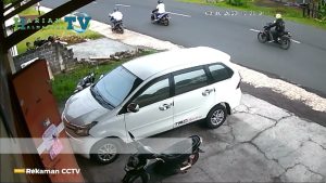 VIDEO : Terekam CCTV, Aksi Dua Siswa SMA Di Tobelo Gasak Helm