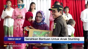 VIDEO : Pangdam XVI/Pattimura Bersama Rombongan Serahkan Bantuan Untuk Anak Stunting