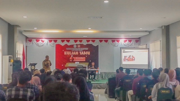 Kuliah Umum di UMMU Ternate, Wadirut NHM Ajak Mahasiswa Kembangkan Soft Skills