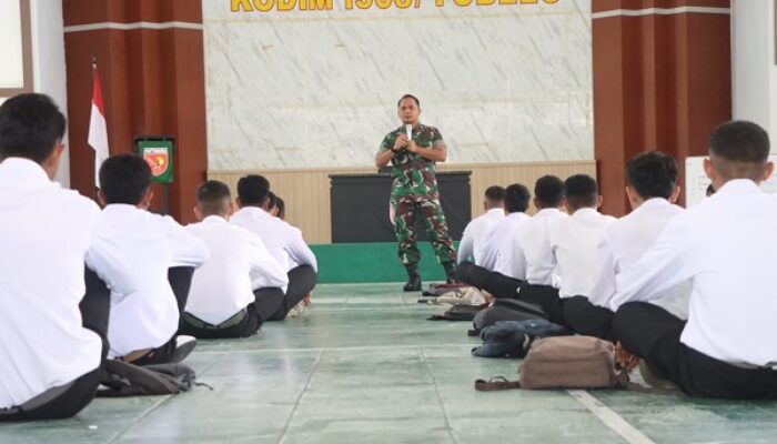 Lanjut Seleksi di Korem, Dandim Tobelo Beri Motivasi ke Casis Tamtama TNI AD