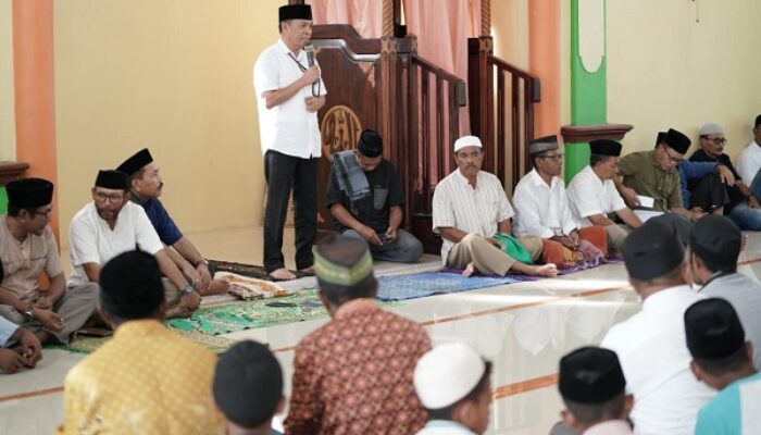 Lanjut Tour Ramadhan ke Pantura, Pj Bupati Halteng Beri Insentif Lansia Hingga Bumil