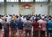 Karyawan NHM Gelar Halal Bihalal Usai Salat Idul Fitri 1445 H di Site Gosowong