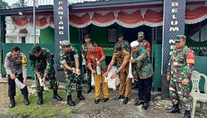 1.370 Kantong Cap Tikus Hasil Operasi Satgas Yonif 732/Banau-Koramil 1508-04/Malifut Dimusnahkan