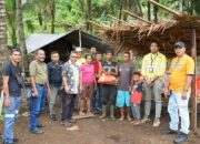 NHM Kembali Sambangi Pengungsi Gunung Ibu untuk Distribusikan Sembako