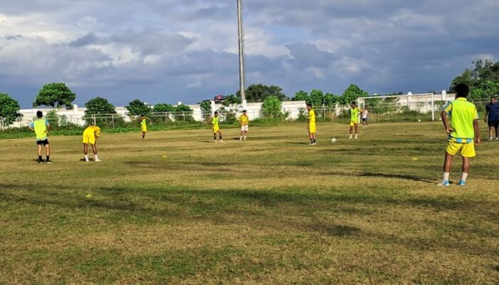 Latih Cabor Bola Halteng Untuk POPDA Malut 2024, Rivai: Kita Tertinggal Jauh Tapi Yakin Sukses