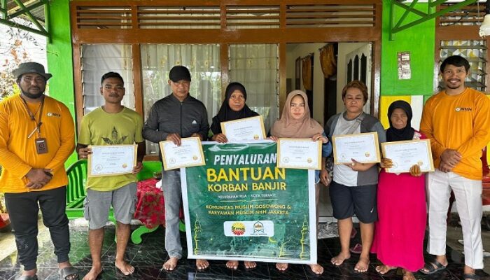 DKM Al-Musafirin Gosowong dan Baitul Ridwan NHM Jakarta Salurkan Donasi Korban Banjir Rua