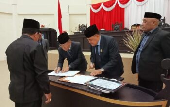 DPRD Sahkan APBD Halut 2025 Rp 1,1 T, Bupati Frans Apresiasi Semua Pihak