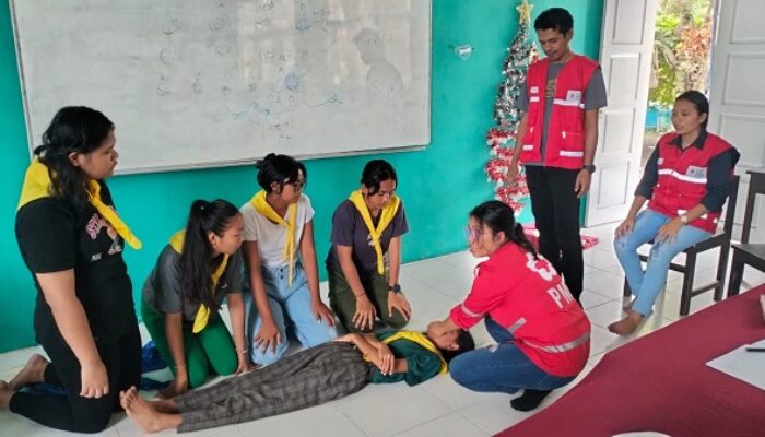 Tingkatkan Kapasitas Anggota, PMR SMAN 6 Halut Gelar Latihan P2 dan BHD