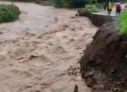 Jembatan Posawane di Halut Ambruk, Aktivitas Masyarakat Lumpuh