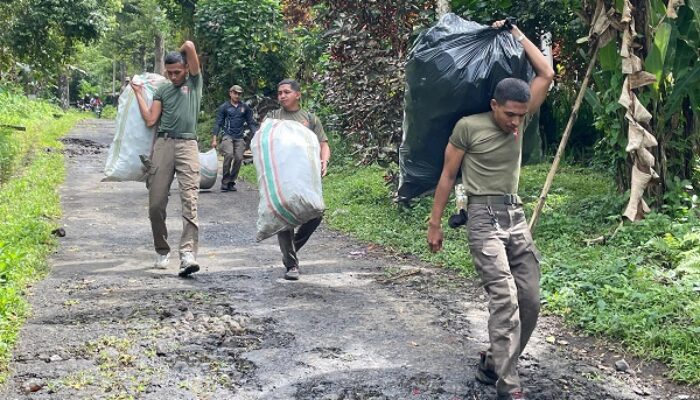 Meriahkan HUT Bhayangkara ke-79, Satbrimob Polda Malut Baksos Jalur Destinasi Wisata Taman Love