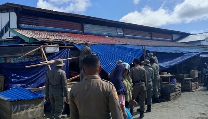 Satpol PP Sula Bongkar Lapak di Pasar Basanohi, Gegara Ini