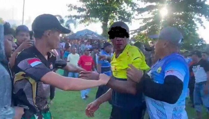 Turnamen Banau Cup ke-XII Ricuh, Wasit Babak Belur Dihajar Suporter