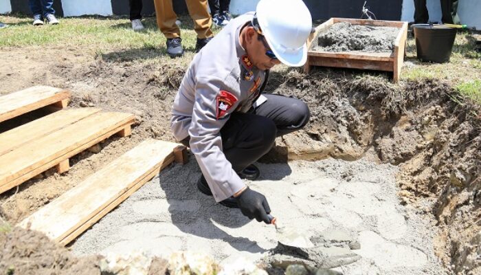 Kunker Ke Halteng, Kapolda Malut Letakan Batu Pertama Gedung SKCK Polres Halteng