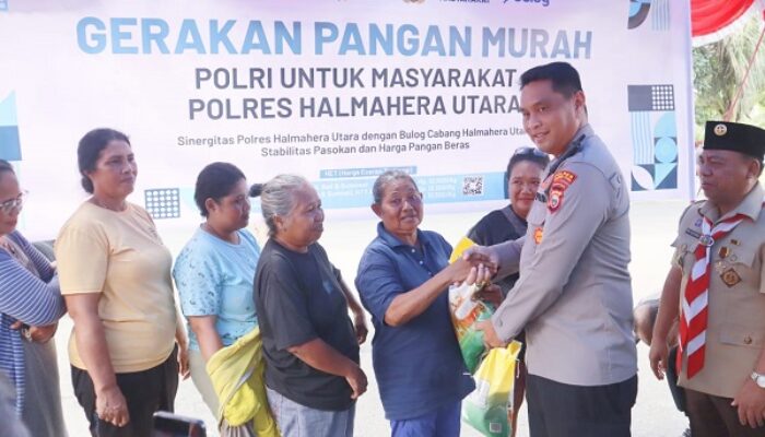 Polres Halut Bersama Bulog Gelar Pangan Murah, 200 Kantong Beras Ludes Diserbu Warga