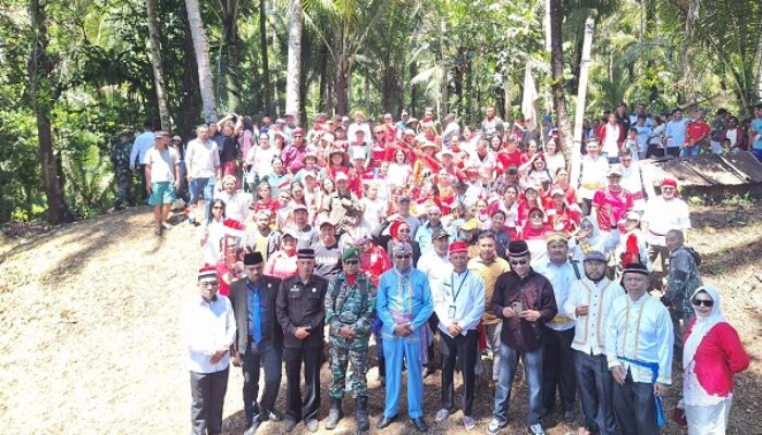 Kenang Perjuangan Yasin Gamsungi, Wabup Halut Pimpin Upacara HUT RI ke-80 di Puncak Toligoda