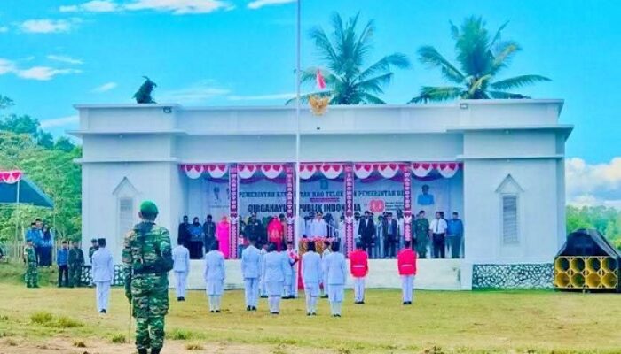 Upacara HUT RI ke-80 di ‘Istana Negara’ Tiowor Penuh Hikma, NHM Hingga Mahasiswa Unkhair Ikut Berkolaborasi