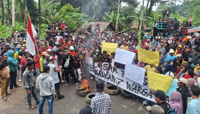 Ratusan Warga Galela Kepung PT TUB, Tuding Polres Halbar Kriminalisasi 7 Warga