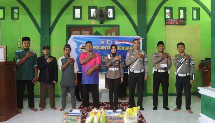 Polantas Menyapa!!! Satlantas Polres Halteng Berbagi Bansos ke Pesantren Salman Al Farisi