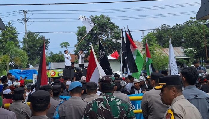 Aksi Damai!!! Aliansi Umat Islam Halut Desak Polres Proses Oknum Polisi Diduga Penista Agama