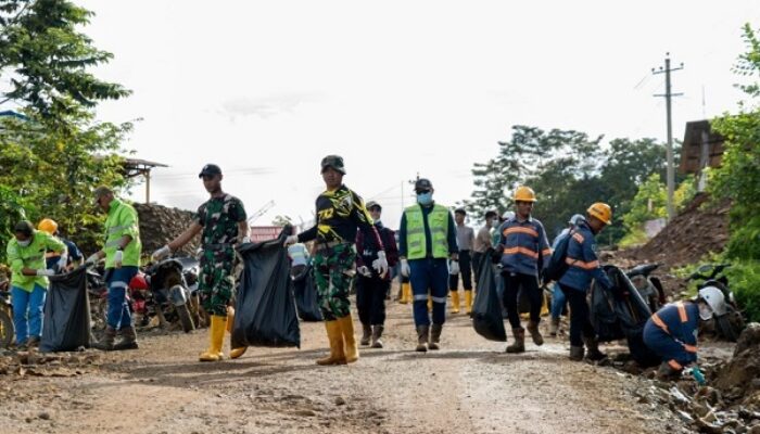 Harita Nickel dan Masyarakat Kawasi Satukan Langkah di World Cleanup Day