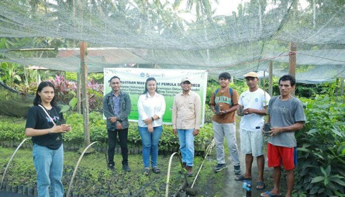 Pemberdayaan Petani Persemaian: Inovasi Grafting dan Digitalisasi Pemasaran Bibit di Kelompok Usaha Oktomeles Mandiri