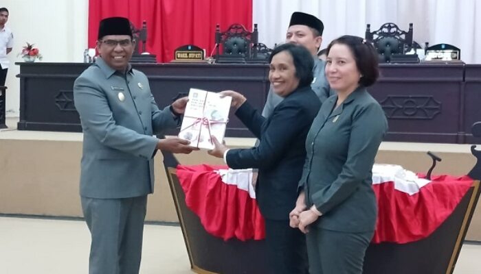 Pemda Halut Serahkan KUA-PPAS 2026, Pendapatan Ditarget Rp1,158 Triliun
