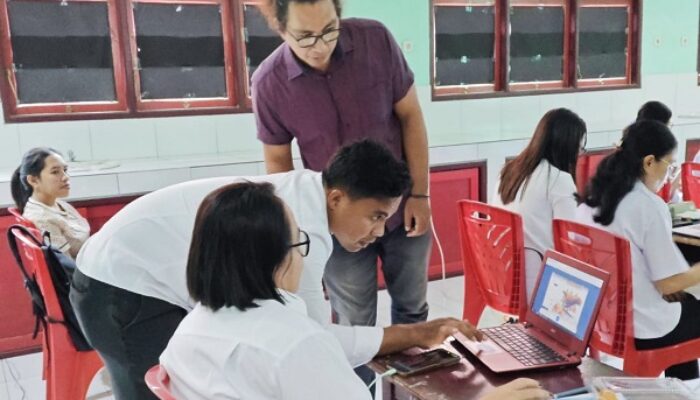 Topang Kualitas Guru PAK, TIM PKM Uniera Beri Pendampingan Hingga Pelatihan Berbasis IT