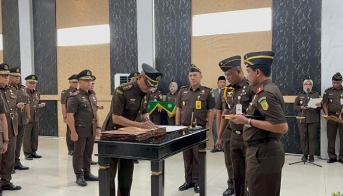 Lantik 7 Kajari, Kajati Malut Minta Laksanakan Perintah Menhan