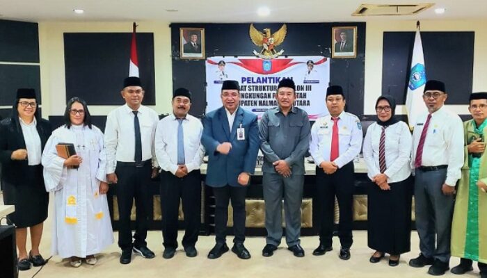 Wakili Bupati Lantik 5 Pejabat, Sekda Halut: Mutasi Itu Pembinaan Karier ASN