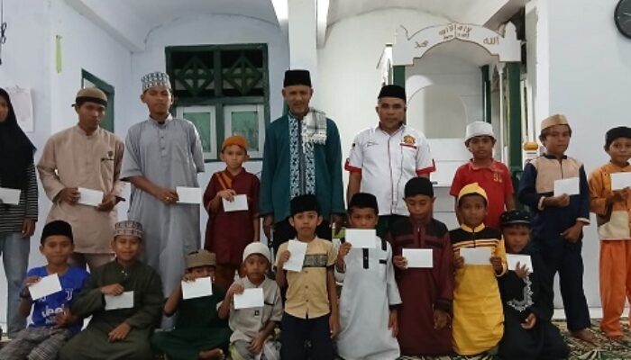 Safari Ramadhan di Lolut, Ketua Yayasan Al Misbach Berbagi “Senyum” Bersama Anak Yatim Piatu