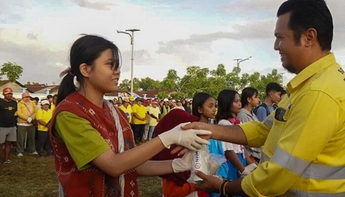 HPSN 2026: NHM Aksi Bersih Pelabuhan Tobelo dan Edukasi 250 Pelajar Kurangi Plastik