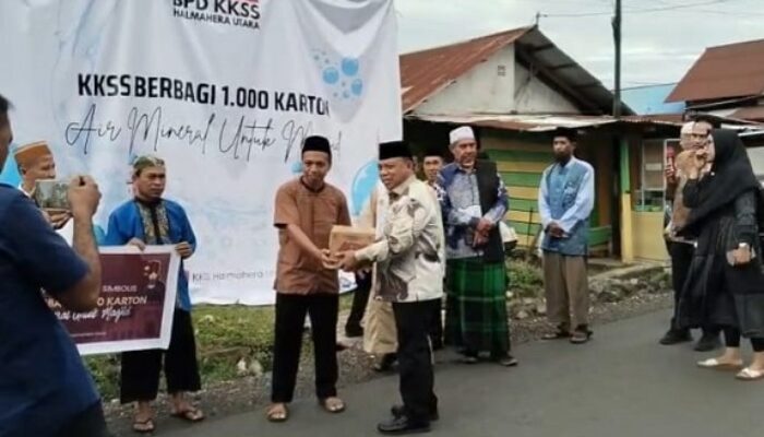 KKSS Halut Berbagi Berkah Ramadhan, Salurkan Seribu Karton Air Mineral