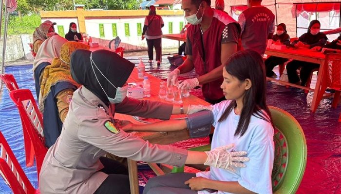 Gandeng Dinkes, Tim Sidokkes Polres Halteng Gelar Pemeriksaan Kesehatan Gratis Korban Bentrok